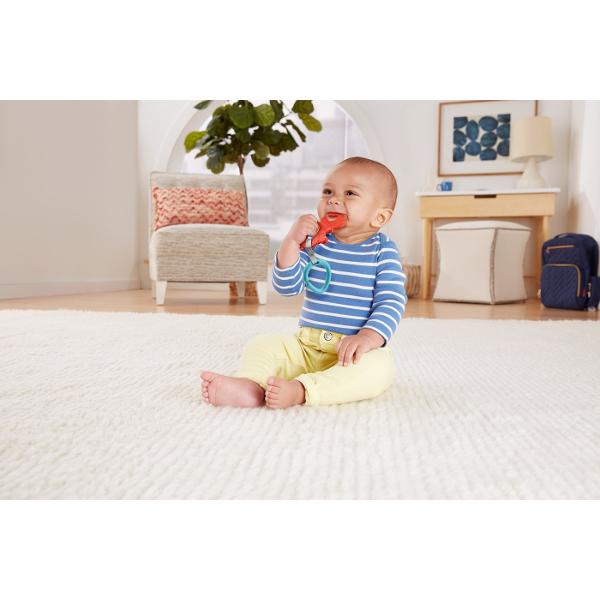 Jucariile de dentitie ii ajuta pe bebelusi sa se calmeze in perioada cresterii dintilor Bebelusul poate roade atunci cand se joaca cu aceste jucarii de dentitie Fisher-Price&reg proiectate special in forme usor de tinut de catre cei mici Fiecare se vinde separat in limita stocului disponibil