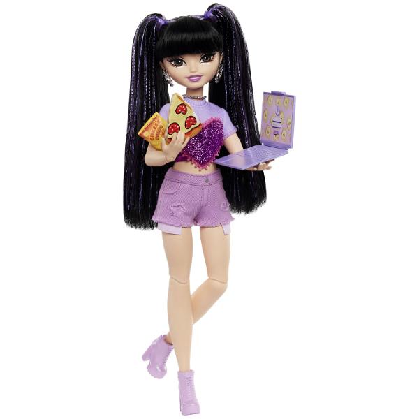 Papusile Barbie Dream Besties incurajeaza copiii sa-si impartaseasca talentele unice lumii la fel ca Renee Renee viseaza sa gazduiasca o emisiune culinara si de calatorie - ajuta-o sa creeze vloguri cu 11 accesorii inclusiv o pizza un covrig si un laptop Papusa de moda are parul lung si negru cu reflexe mov stralucitoare pentru distractia de coafare Papusile Barbie Dream Besties inspira copiii de la 4 ani in sus sa viseze mare si sa-si implineasca visele Papusa nu poate sta singura 
