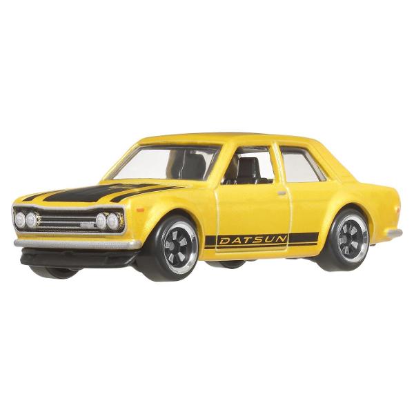 Du-ti jocul la nivelul urmator cu setul Hot Wheels Streets of Japan Acest set de sase vehicule prezinta modele japoneze turnate frumos atat moderne cat si vintage intr-o versiune complet finisata din metal Setul Hot Wheels Streets of Japan contine 6 vehicule Hot Wheels care celebreaza industria auto japoneza Da un impuls unei colectii Hot Wheels existente cu acest set de 6 piese sau intra direct in joc pentru a incepe o serie complet noua O idee grozava de cadou pentru colectionarii de 