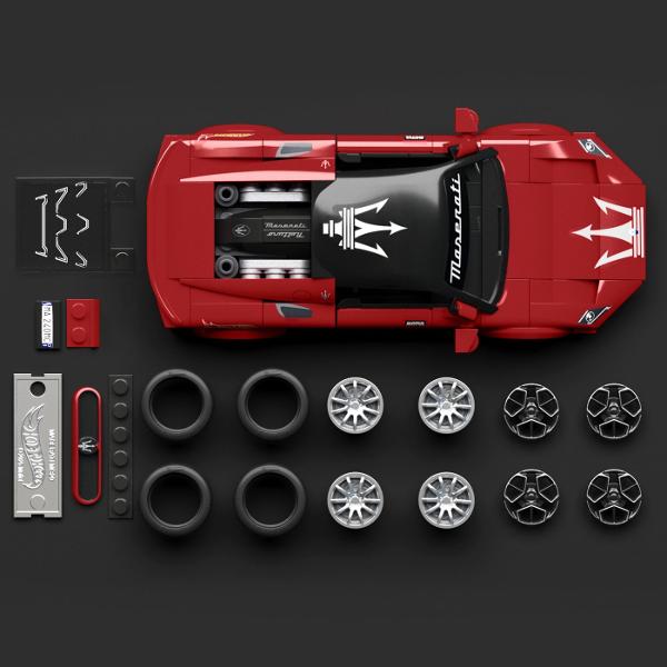 Setul HOT WHEELS MASERATI MC20 aduce impreuna eleganta legendarei marci Maserati si creativitatea constructiei cu piese oferind o experienta premium pentru pasionatii de supercaruri si colectionarii Hot Wheels Pachetul include o masina metalica exclusiva MC20 insotita de o placa semnatura precum si un set de constructie format din 250 de piese cu ajutorul carora poti construi un model impresionant al celebrului supercar italian Designul rafinat liniile aerodinamice si detaliile realiste 
