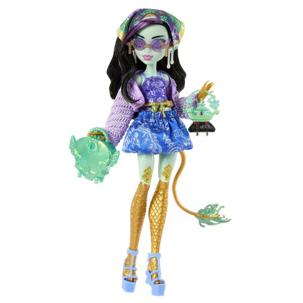 Descopera misterele din universul Monster High cu Skulltimate Secrets un pachet plin de surpriza si transformari spectaculoase In interior se afla papusa inspirata din tematica exotica cu tinute si accesorii ascunse ce pot fi dezvaluite pas cu pas Setul include peste 19 surprize si mai mult de 125 de combinatii de styling oferind numeroase posibilitati de personalizare a look-ului Copilul poate debloca compartimentele cu ajutorul cheii incluse descoperind haine accesorii si elemente 