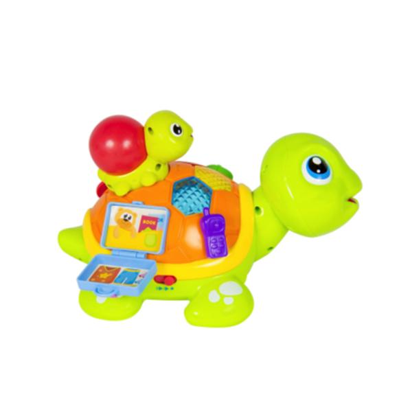 Familia testoaselor cu lumini si sunete va oferi copilului dumneavoastra momente pline de distractie si veselie iar dumneavoastra privindu-l zambete Apasa pe butoane urmareste culorile asculta sunetele aceste simple dar extrem de importante activitati sunt benefice pentru dezvoltarea inteligentei si atrag dupa sine curiozitatea copilului in timpul jocului Luminile emise de catre aceasta ii starnesc curiozitatea descoperind noi moduri de a se juca Dezvolta perceptia vizuala si 