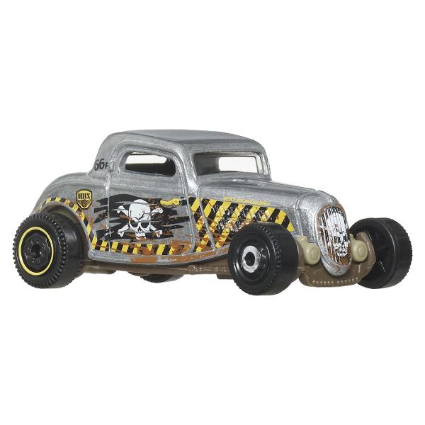 Setul Matchbox contine 8 masinute din metal fiecare realizata cu un nivel ridicat de detalii si inspirata din modelul real de vehicul Acest set special include un vehicul de politie exclusiv disponibil doar in acest pachet si combina masini sport masini clasice SUV-uri si utilaje de constructii pentru o experienta completa de joc si colectie Masinutele sunt fabricate din metal durabil cu piese din plastic la scara aproximativa 1 la 64 si sunt potrivite pentru copii de la 3 ani in sus 