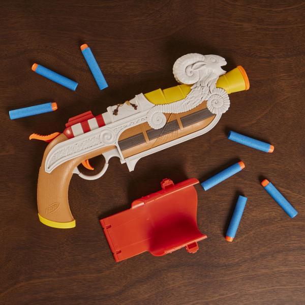 Nerf Blaster Elite One Piece Going Merry este o jucarie de actiune inspirata din universul One Piece ideala pentru copiii si fanii seriei care vor sa adauge aventurilor lor un accesoriu spectaculos Blasterul are un design special inspirat de corabia Going Merry cu detalii decorative care il fac usor de remarcat si potrivit pentru jocuri de rol pline de imaginatie Modelul este usor de manevrat si este conceput pentru distractie activa atat in interior cat si in aer liber Setul include si 