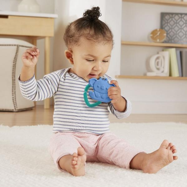 Jucariile de dentitie ii ajuta pe bebelusi sa se calmeze in perioada cresterii dintilor Bebelusul poate roade atunci cand se joaca cu aceste jucarii de dentitie Fisher-Price&reg proiectate special in forme usor de tinut de catre cei mici Fiecare se vinde separat in limita stocului disponibil