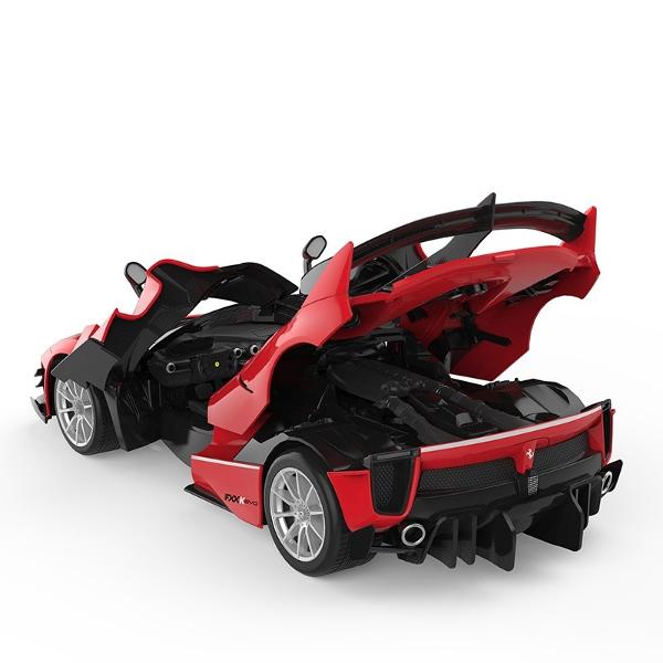 Kitul de Asamblare RC Ferrari FXX K EVO de la Rastar este o jucarie inovatoare si captivanta perfecta pentru copiii de peste 8 ani si pasionatii de masini Acest set DIY ofera o experienta interactiva completa permitand utilizatorului sa construiasca pas cu pas o replica detaliata a celebrului model Ferrari la scara 118 Kitul contine 92 de piese din plastic usor de imbinat precum si o telecomanda performanta ce functioneaza pe frecventa de 24 GHz asigurand un control precis si stabil 