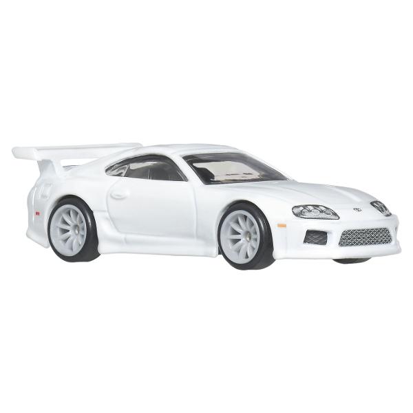 Setul Hot Wheels Premium Fast and Furious aduce impreuna 5 masini emblematice inspirate din celebra franciza cinematografica Fast &amp Furious si asociate personajului Brian O&39Conner Fiecare model este realizat la scara 164 si beneficiaza de finisaje premium detalii atent reproduse si design inspirat de automobilele aparute in filme Setul include 5 masini metalice Ford F-150 SVT Lightning 1999 Ford Escort RS1600 1970 Nissan Skyline GT-R V-Spec II BNR34 Nissan Skyline HT 2000 