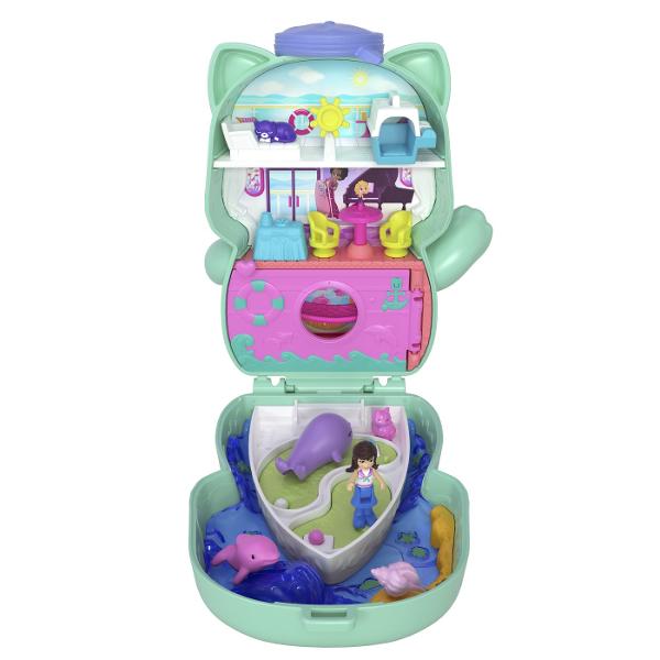 Gentutele Polly Pocket detin lumi mici cu surprize mari in interior pe care fetele si baietii le pot duce oriunde Fiecare jucarie portabila prezinta la exterior o forma adorabila de animal cu un detaliu de joaca interactiv cei mici pot combina accesoriile pentru a ingriji animalul de cate ori doresc Cand au terminat de decorat exteriorul copiii pot deschide carcasa pentru a dezvalui o papusa mai multe functii de joaca din mers si mai mult de 10 accesorii Arunca o petrecere de pijama pentru 
