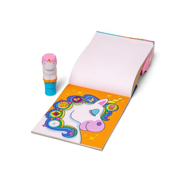 Melissa and Doug Sticker Wow este un set creativ de joaca pentru copii de la 3 ani in sus conceput pentru activitati distractive cu stickere Fiecare set include un aplicator tip stampila cu personaj reincarcabil care distribuie stickere individuale pe paginile incluse in caietul de activitate Setul contine aproximativ 300 de stickere si un caiet cu 24 de pagini pline de jocuri provocari si ilustratii colorate care incurajeaza copiii sa lipeasca sa potriveasca si sa completeze diferite 