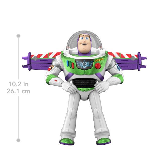 Figurina Buzz Lightyear din Toy Story 5 este inspirata de celebrul personaj Disney Pixar si reda costumul sau emblematic de Space Ranger in nuante de alb verde si mov Figurina are aproximativ 30 cm inaltime este articulata si poate fi pozitionata in diferite ipostaze pentru joaca si recrearea scenelor preferate din film Prin apasarea butonului figurina activeaza sunete si replici iar modul de zbor adauga un plus de dinamism aventurilor imaginare Designul detaliat si functiile interactive 