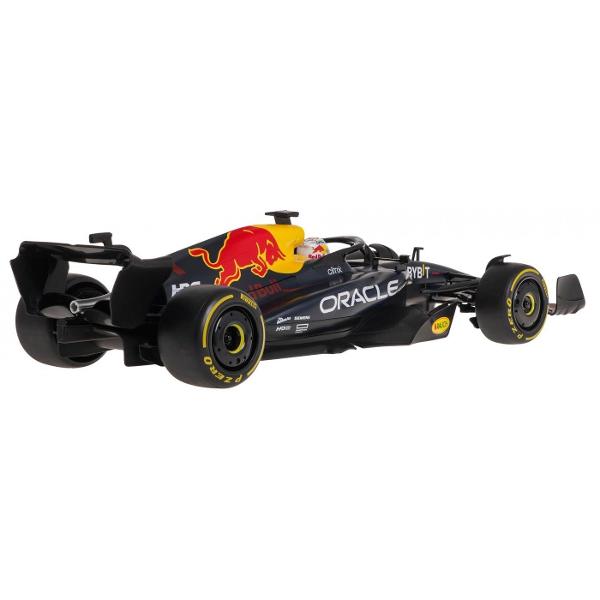 Copilul dumneavoastra se poate juca in voie cu masina cu telecomanda Oracle Red Bull Racing RB18 scara 1 la 12  oferita de brandul international Rastar Nicio cursa nu este imposibil de castigat cu acesta masinuta replica oficiala cu licenta a modelului original construita cu mare atentie la detalii Masinuta are proportiile ideale pentru momente pline de distractie si amuzament avand dimensiunile in centimetri dupa cum urmeaza  471710 Masinuta functioneaza pe frecventa de 